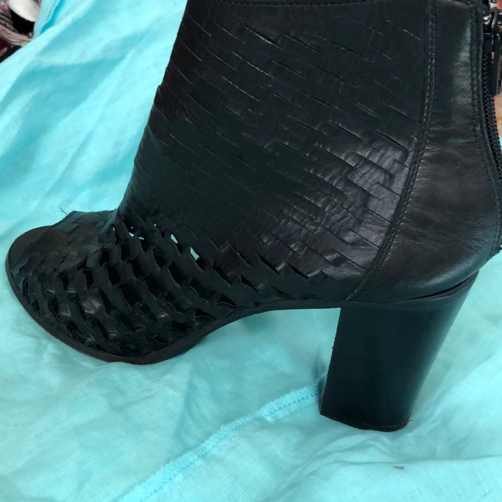 Zipper back open toe shoes/boots